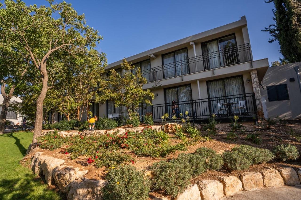 Kfar Giladi Hotel Exteriör bild