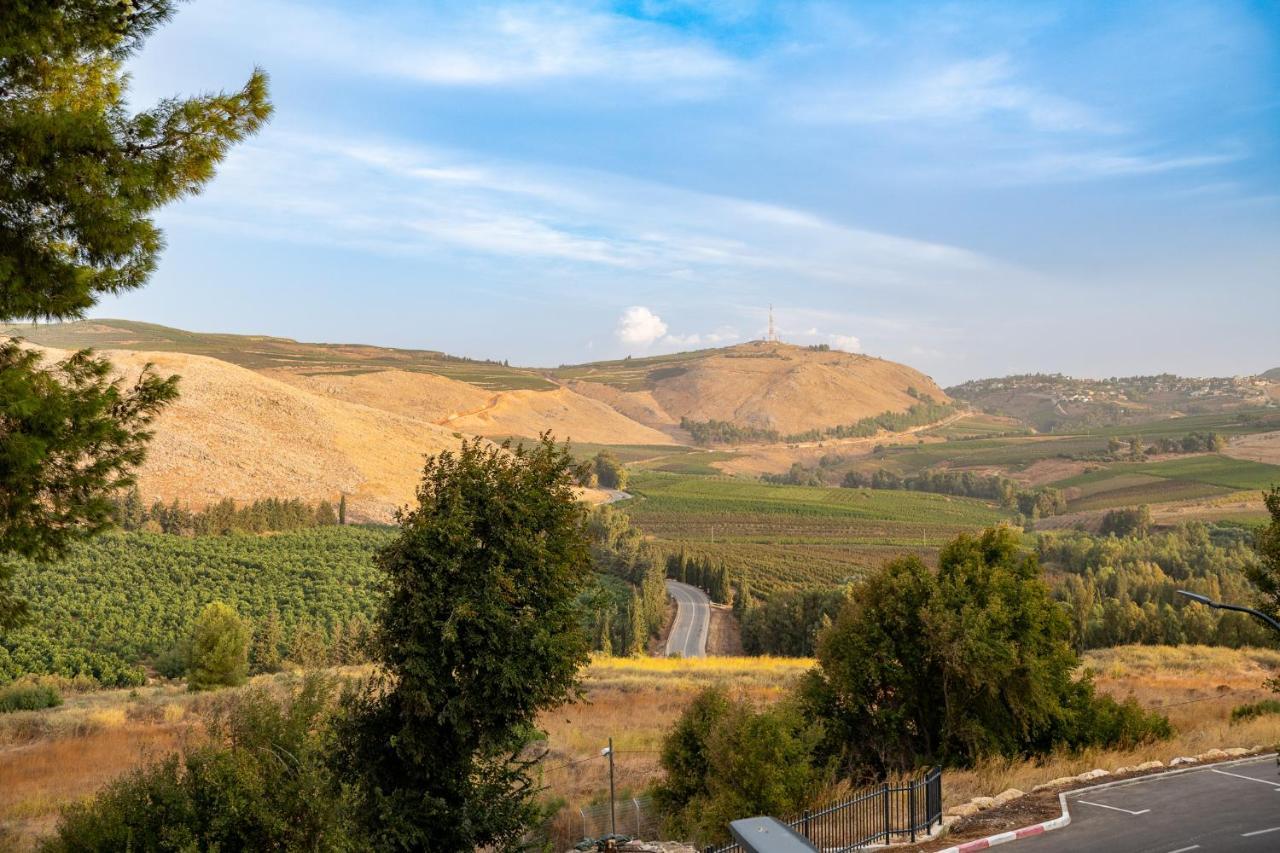 Kfar Giladi Hotel Exteriör bild