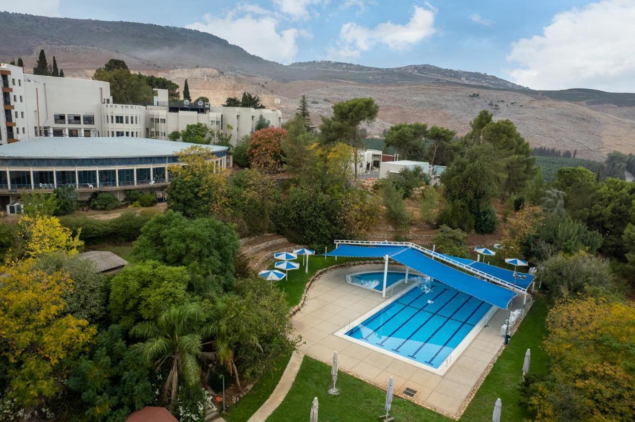 Kfar Giladi Hotel Exteriör bild