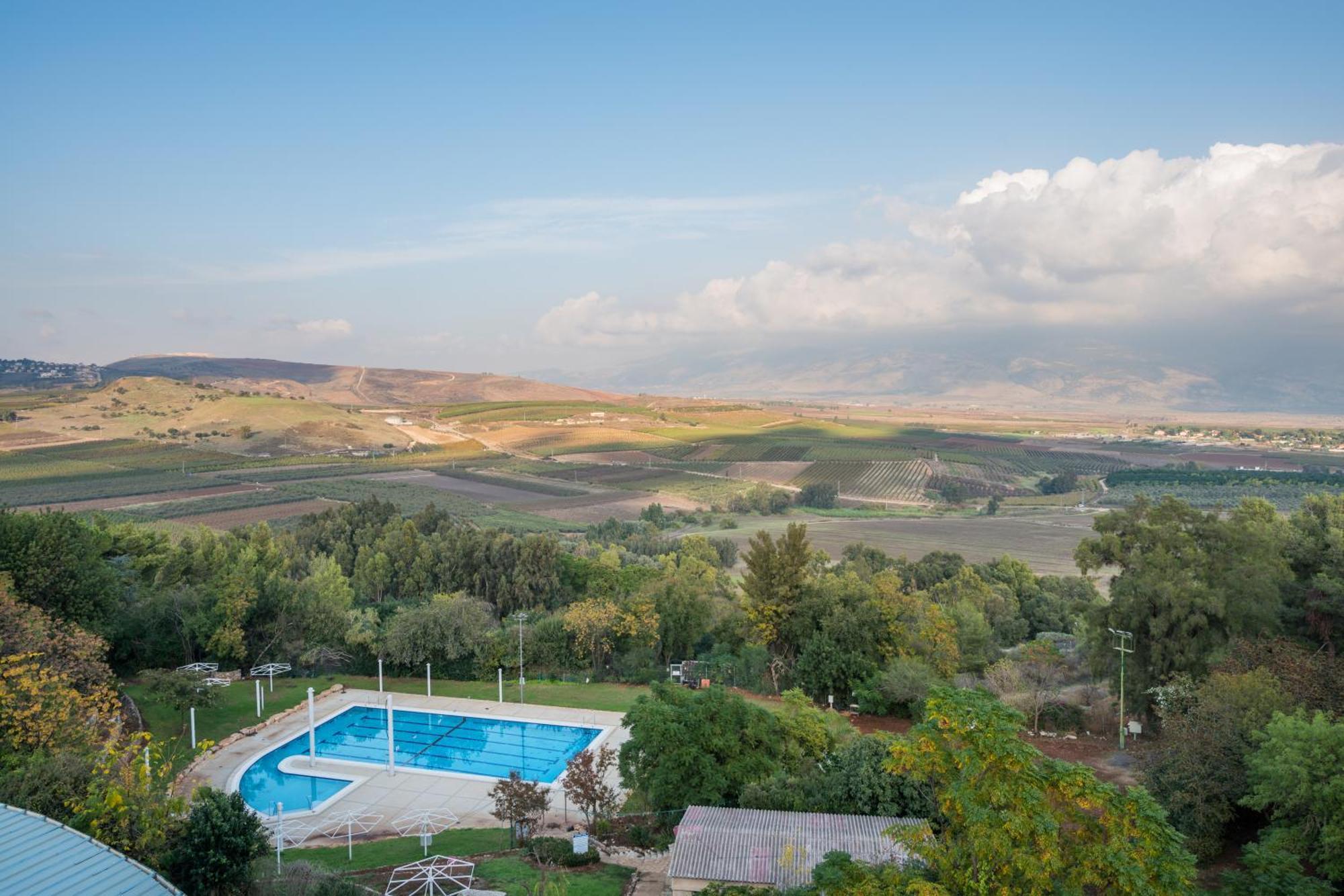 Kfar Giladi Hotel Exteriör bild